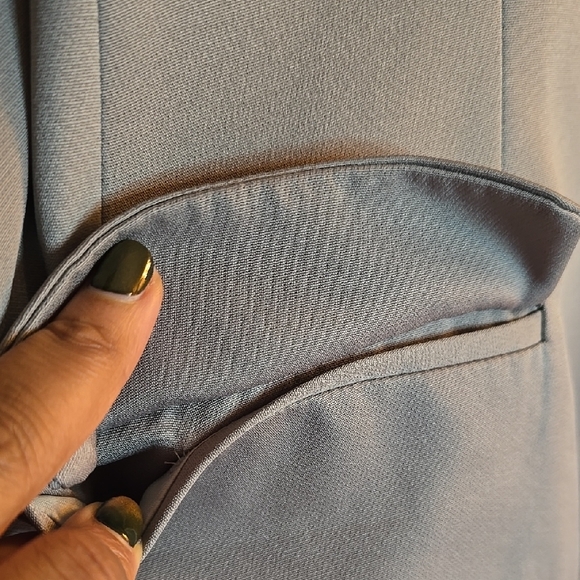 Sophisticated Women's Blazer in Light Gray - Picture 6 of 6